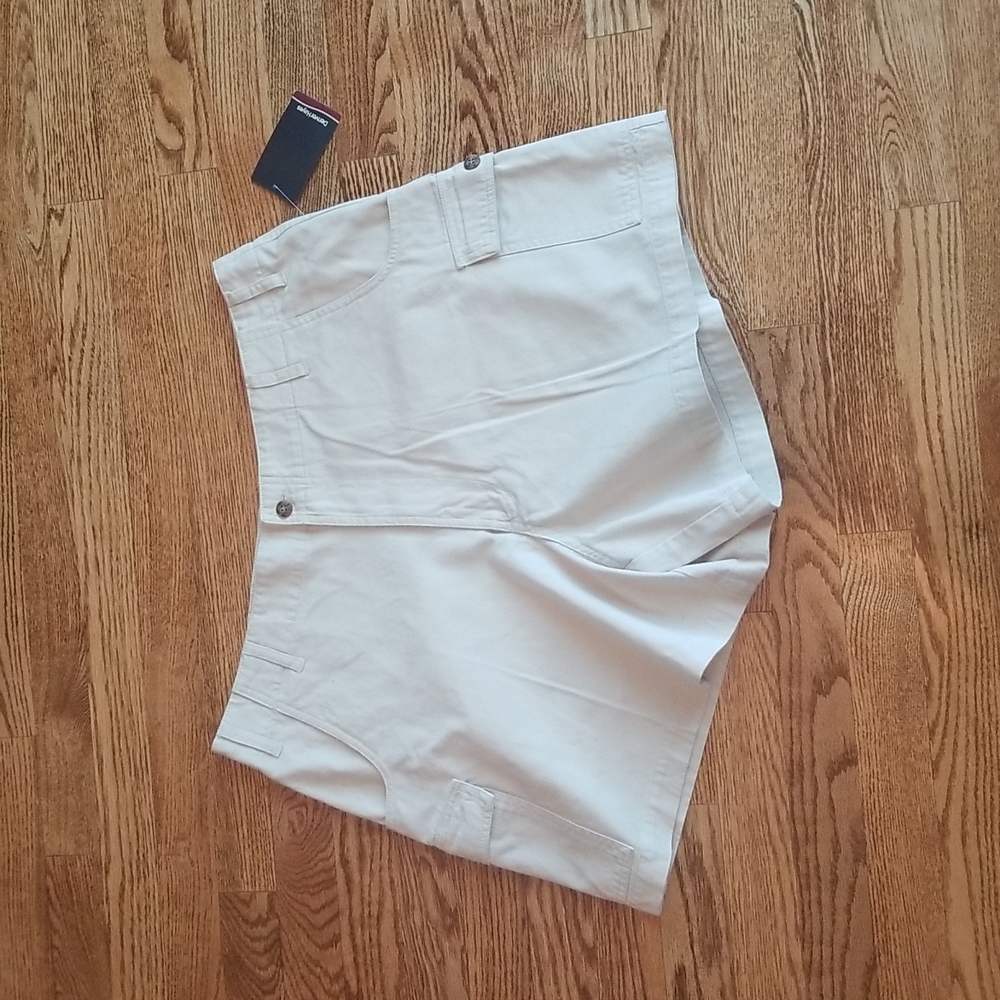 (W16) NWT Denver Hayes Women's Beige Cargo Shorts Outdoor Neutral Classic